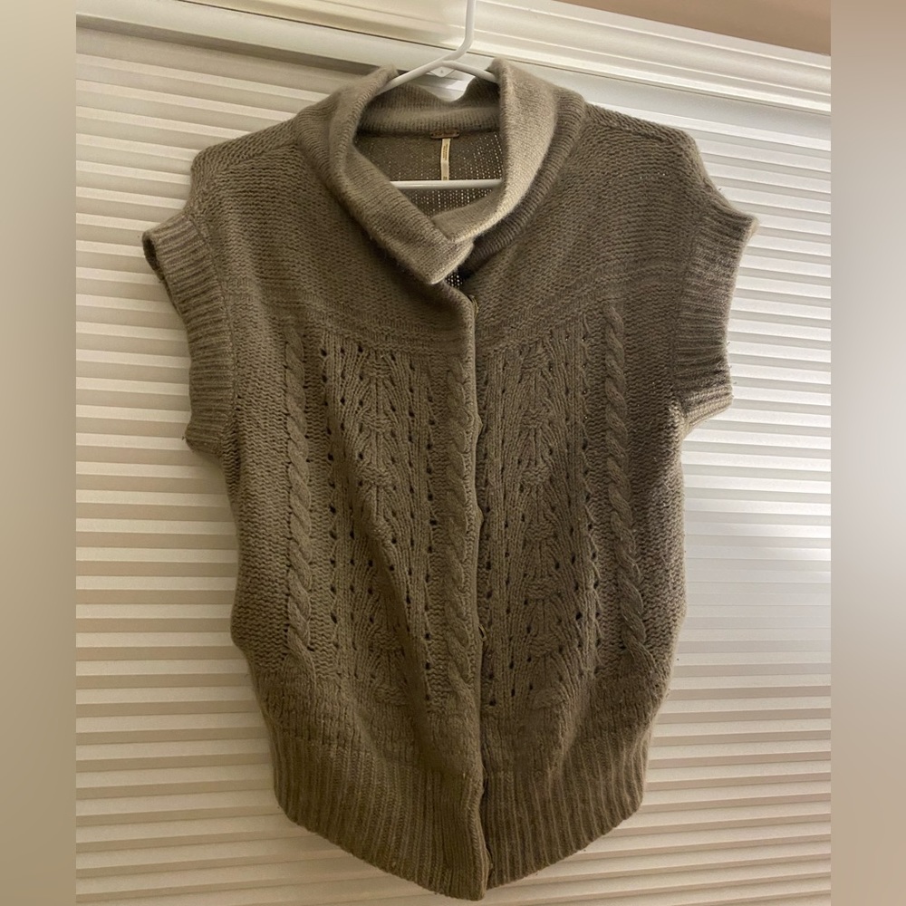 Free People Lambswool button up sweater vest - XS